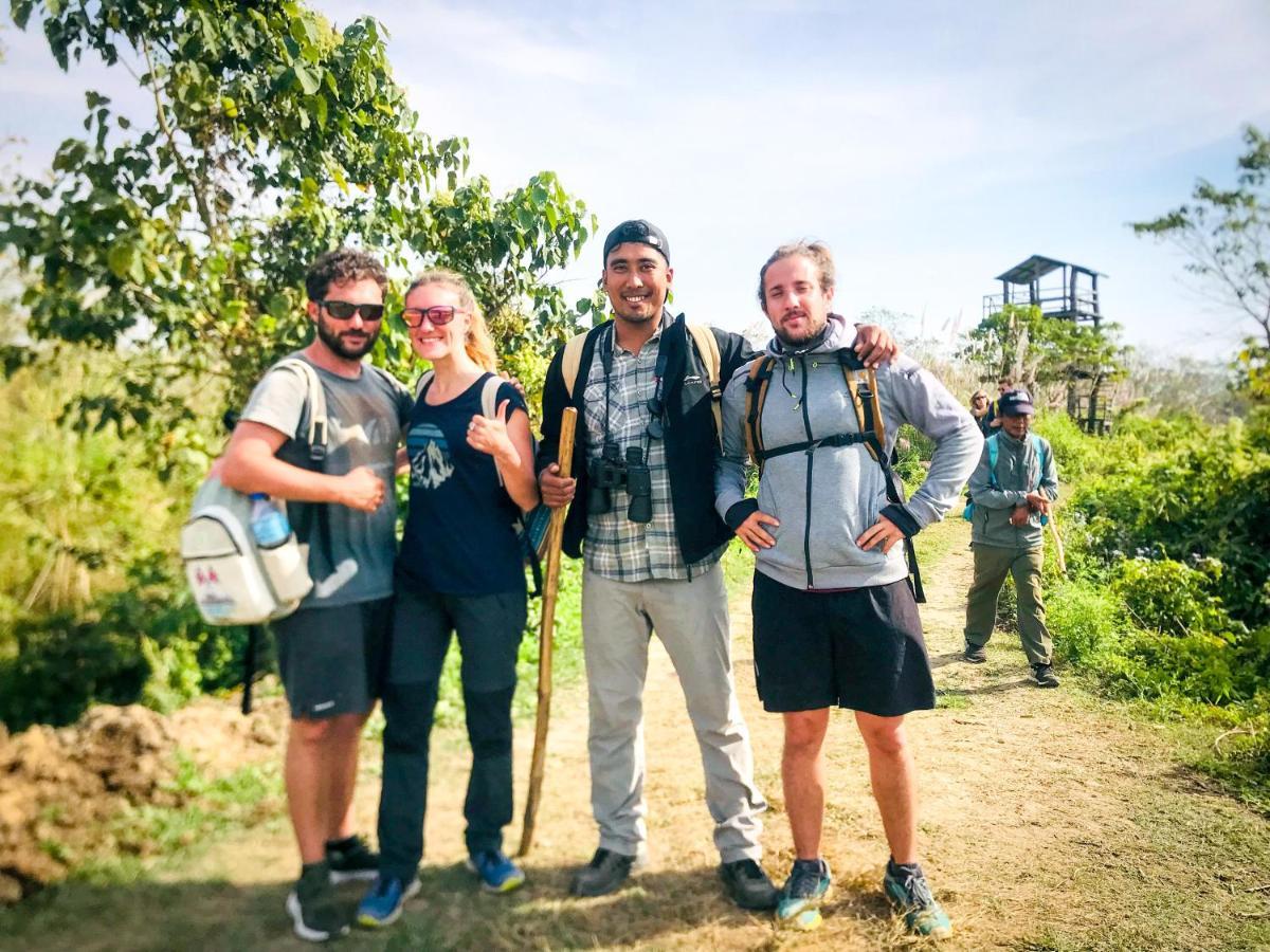 Hotel Tharu Garden And Beer Bar Chitwan Ngoại thất bức ảnh