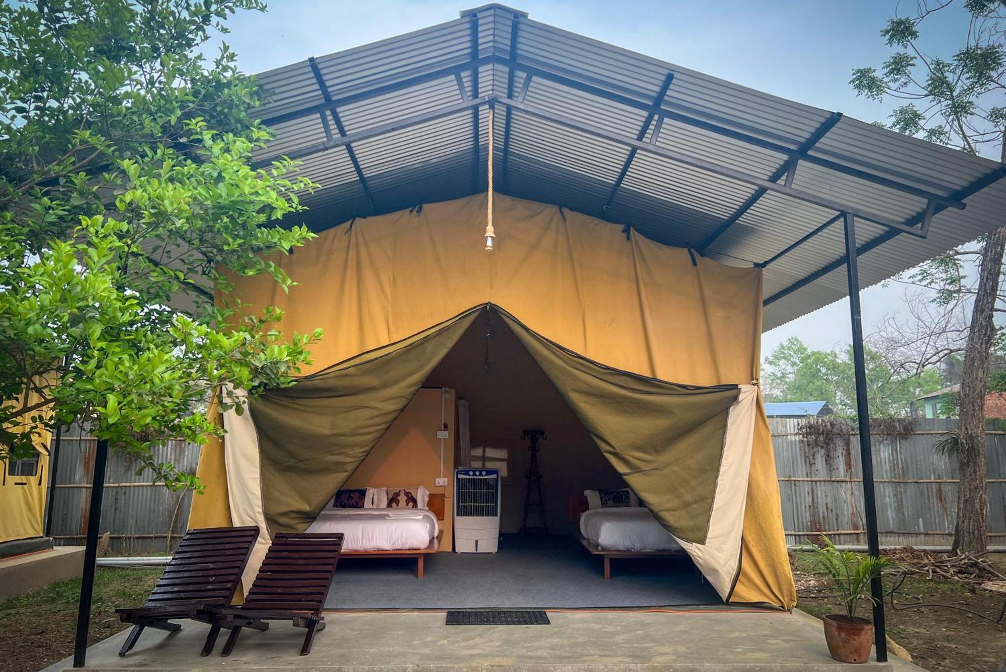 Hotel Tharu Garden And Beer Bar Chitwan Ngoại thất bức ảnh